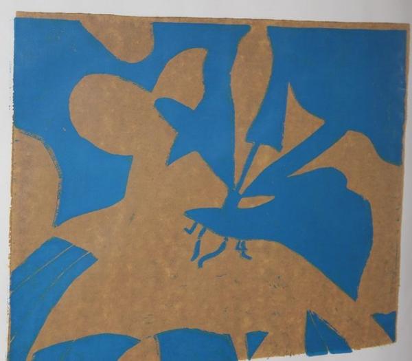 Abstraktes Bild in Braun und Blau mit dynamischen Formen und scharfen Kanten