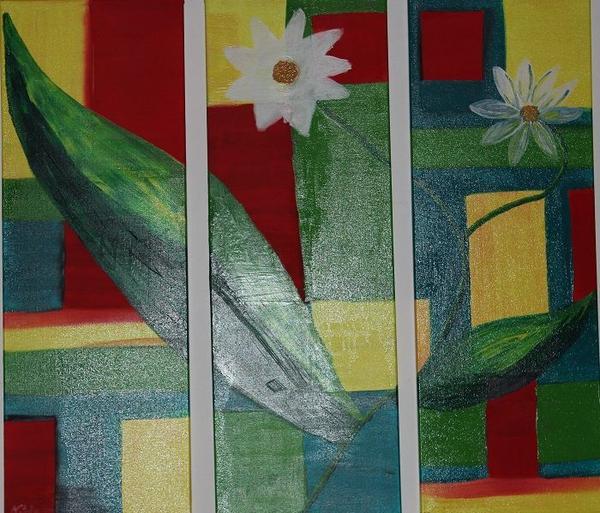 Zwei weiße Blumen mit grünen Blättern vor buntem, geometrischem Hintergrund